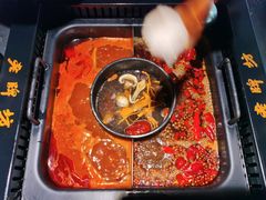 -老牌坊云南鱼豆花火锅(哈西万达店)