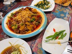 -乡村馕坑肉·烧烤·新疆菜·本地人更爱吃(阿勒泰首店)