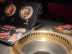 -铭牛烧肉·和牛海鲜自助(高新月牙湖店)