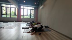 -静待花开瑜伽尊巴会馆