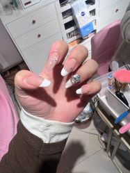 -丽心自助美甲美睫