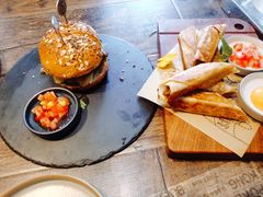 -HIGH FIVE哈福手工汉堡(桂林路店)