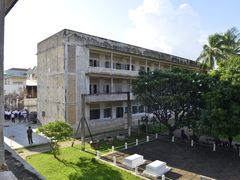 -吐斯廉屠杀博物馆