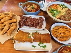 -爆炸头阿姨小四川正宗川味小吃(无任何分店)