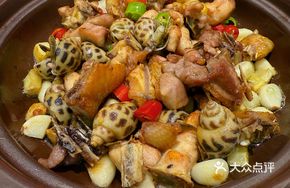 Golden Snail and Small Flower Snail Stir-fry