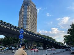 -南京双门楼宾馆(盐仓桥地铁站阅江楼店)