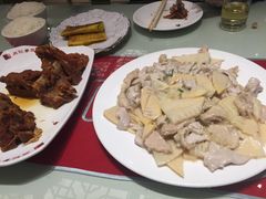 -吴记酱骨炖菜馆(西大直街店)
