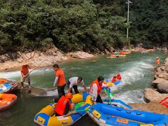 -安吉龙王山峡谷漂流