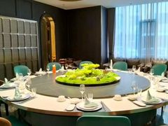 -鞍山大白鲨美食酒店