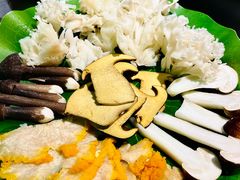 -钢管厂五区小郡肝串串香火锅(梅川路店)