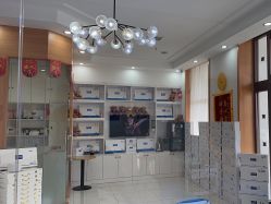 -靓芙泉专研痘痘肌