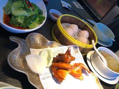 蝴蝶里招牌手撕乳鸽-蝴蝶里·粤菜·点心(龙湖天街&滨江店)