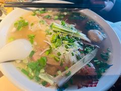 -大头虾越式风味餐厅(光明广场店)