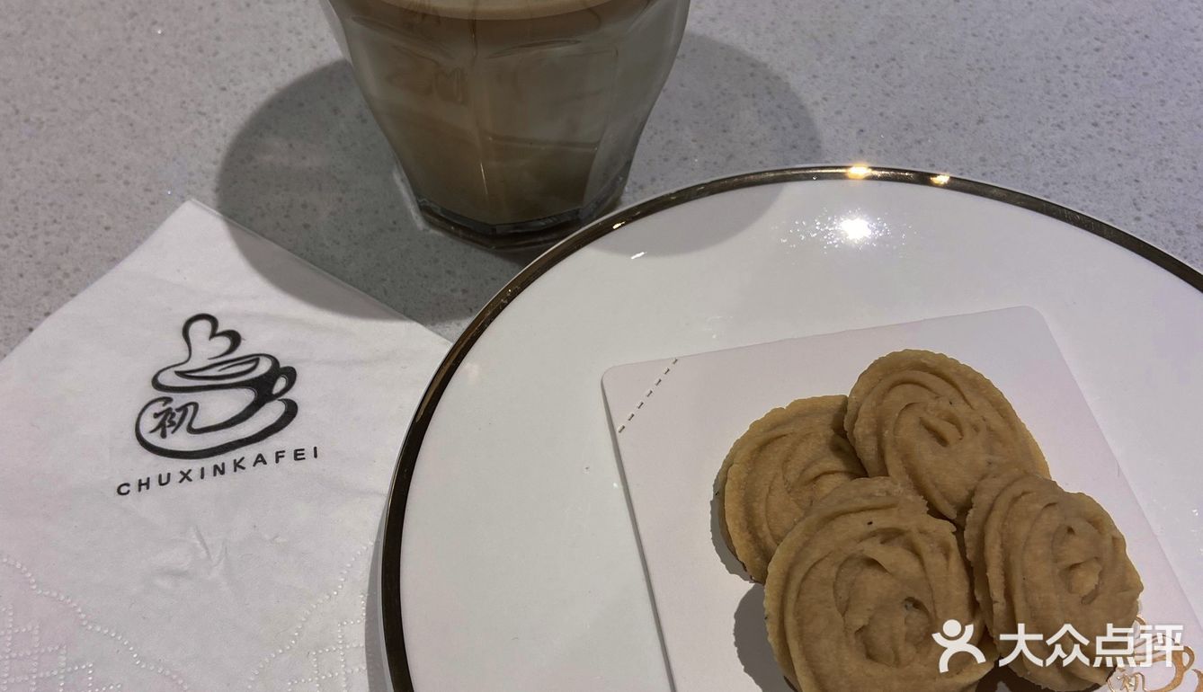 包头新店｜咖啡和法甜的碰撞，晚上还可以喝酒