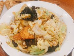 洋白菜木耳爆豆腐-炙热青春怀旧主题餐厅(河北路店)