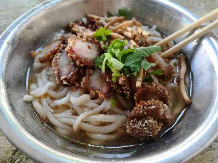 仙味罗城滤粉(车辆厂店)-"粉很好碗好大一个,三两的粉简直是一小盆了.