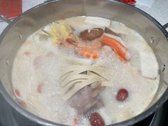 -三人行骨头王火锅(长寿店)