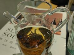 现煮岩茶小桃红-春树下·树屋花房西餐厅(罍街AS1980店)