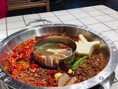 菌汤鸳鸯锅-贤合庄卤味火锅(时代广场店)