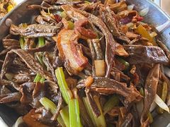 -丹水桥地锅鱼·翘嘴鲌·地方特色全鱼宴(丹江口大坝店)