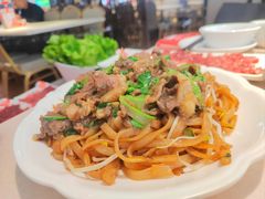 招牌湿炒牛河-潮泰牛肉火锅 · 创于1992年(车公庙店)