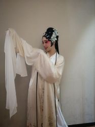 -盘子女人坊古装写真摄影(厦门总店)