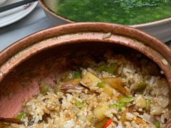 铜锅牛肝菌土豆炒饭-蔼若春.传承三十年云南菜(金碧公园店)