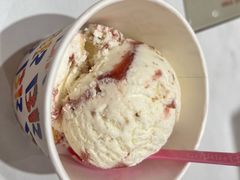 草莓芝士蛋糕口味-芭斯罗缤31冰淇淋(BHG MALL上地店)