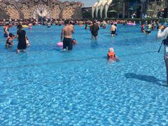 景点造浪池看的空中飞人表演，太厉害了，是一个美女呢。-苏州乐园森林水世界