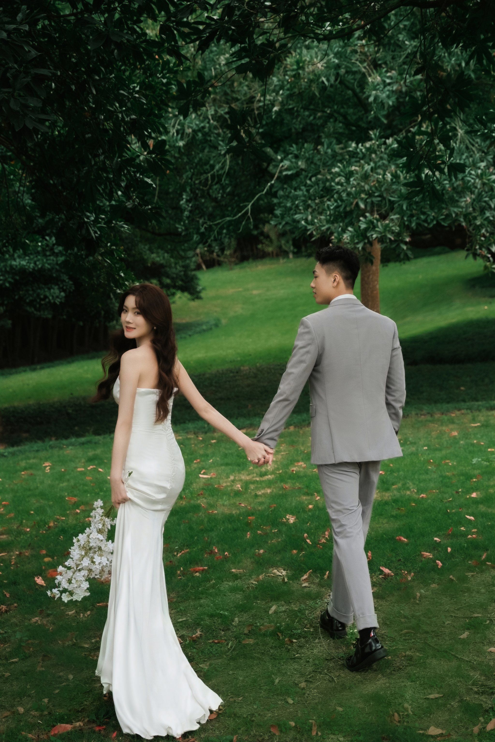 草坪森系婚纱照真的美到窒息💥舟山婚纱照