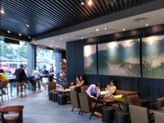 大堂-星巴克臻选(深圳东海缤纷天地店)
