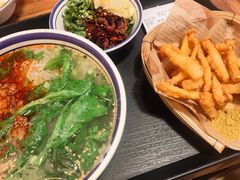 -云阿蛮云南生烫牛肉米线(奉贤路店)