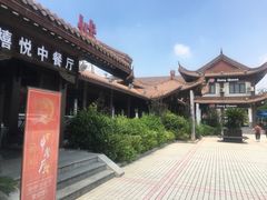 -慈城服务区-停车场
