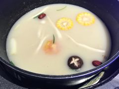 -三人行骨头王火锅(长寿店)