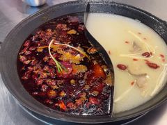 -鹿鸣山草本茶香火锅(园西路店)