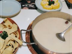 -洪氏嗨捞·猪肚鸡火锅(阳光天地店)