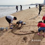 以为人不会太多，结果到海边一看