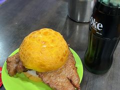 猪扒菠萝包-大利来记咖啡室(告利雅施利华街店)