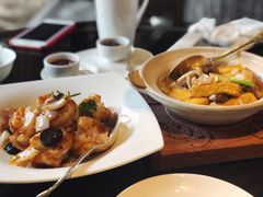 黑蒜大千爆虾球-北京四季酒店·采逸轩