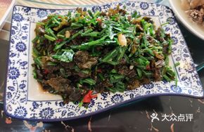 Stir-fried Leek with Earth Skin Mushroom