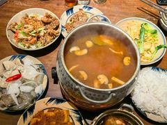 -Cuc Gach Quan Restaurant