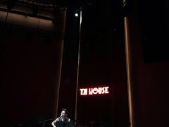 -TZ House音乐现场(来福士中心店)