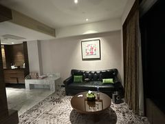 -上海虹桥西郊假日酒店