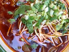 -拈签一笑黄牛肉辣卤串串