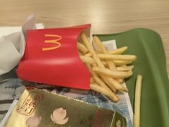 -麦当劳(轻轨曹杨路店)