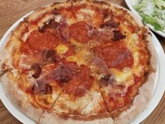 巨眼意式腊肉肠披萨-城市大道红炉披萨烘焙坊