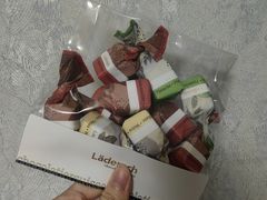 -Laderach 莱德拉(上海环贸iapm店)