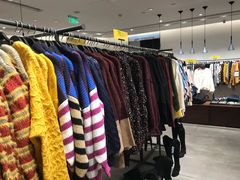 -URBAN REVIVO(高德置地广场·春广场店)