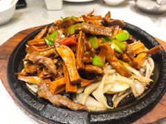 干锅牛柳-老牌坊鲁菜名店(宽厚里店)