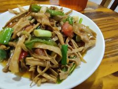 腊肉炒笋干-粗茶淡饭(东滨江大道店)